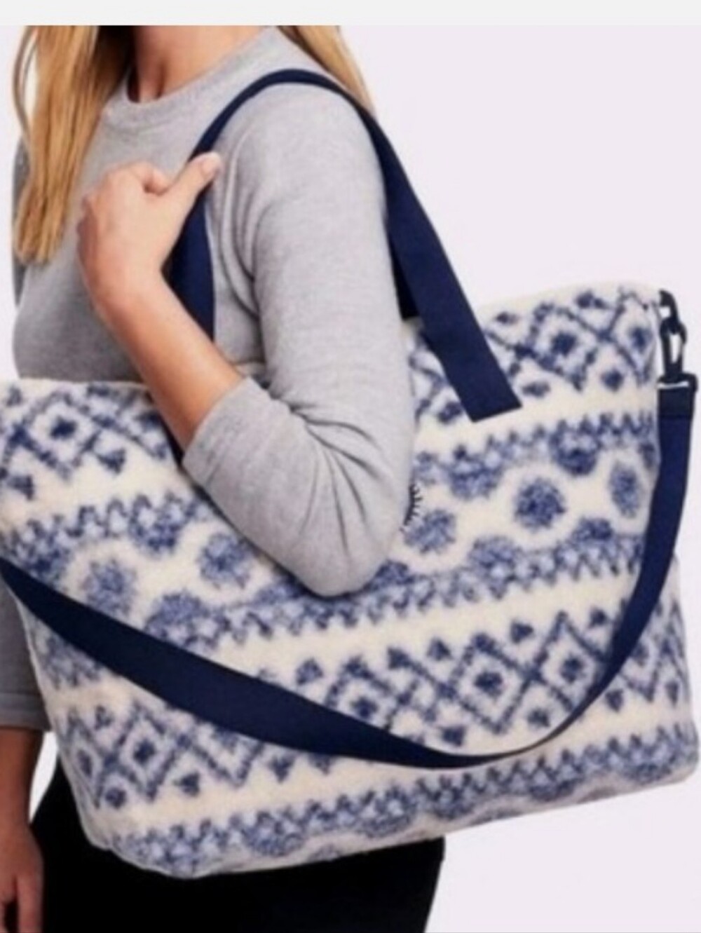 Victoria Secret Pink-Cozy Plush Weekender Tote Bag (Navy-Cream )💙